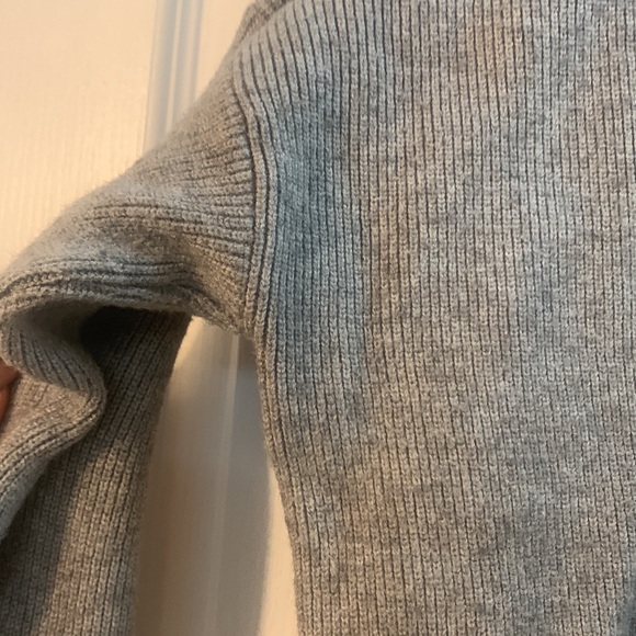 Grey Forever 21 Sweater with Cut out in Front - Picture 3 of 6